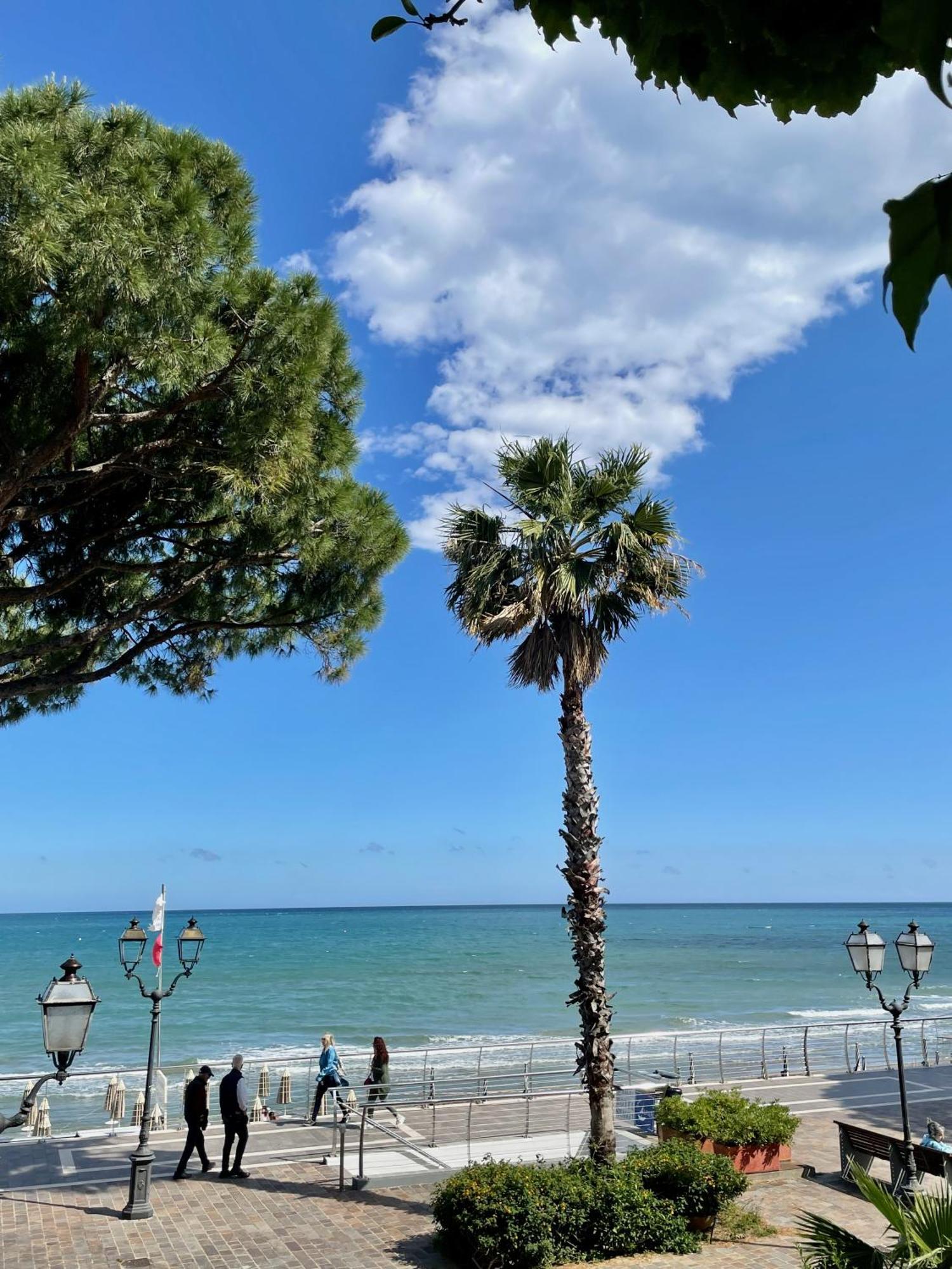Hotel Beau Rivage Alassio Exterior photo
